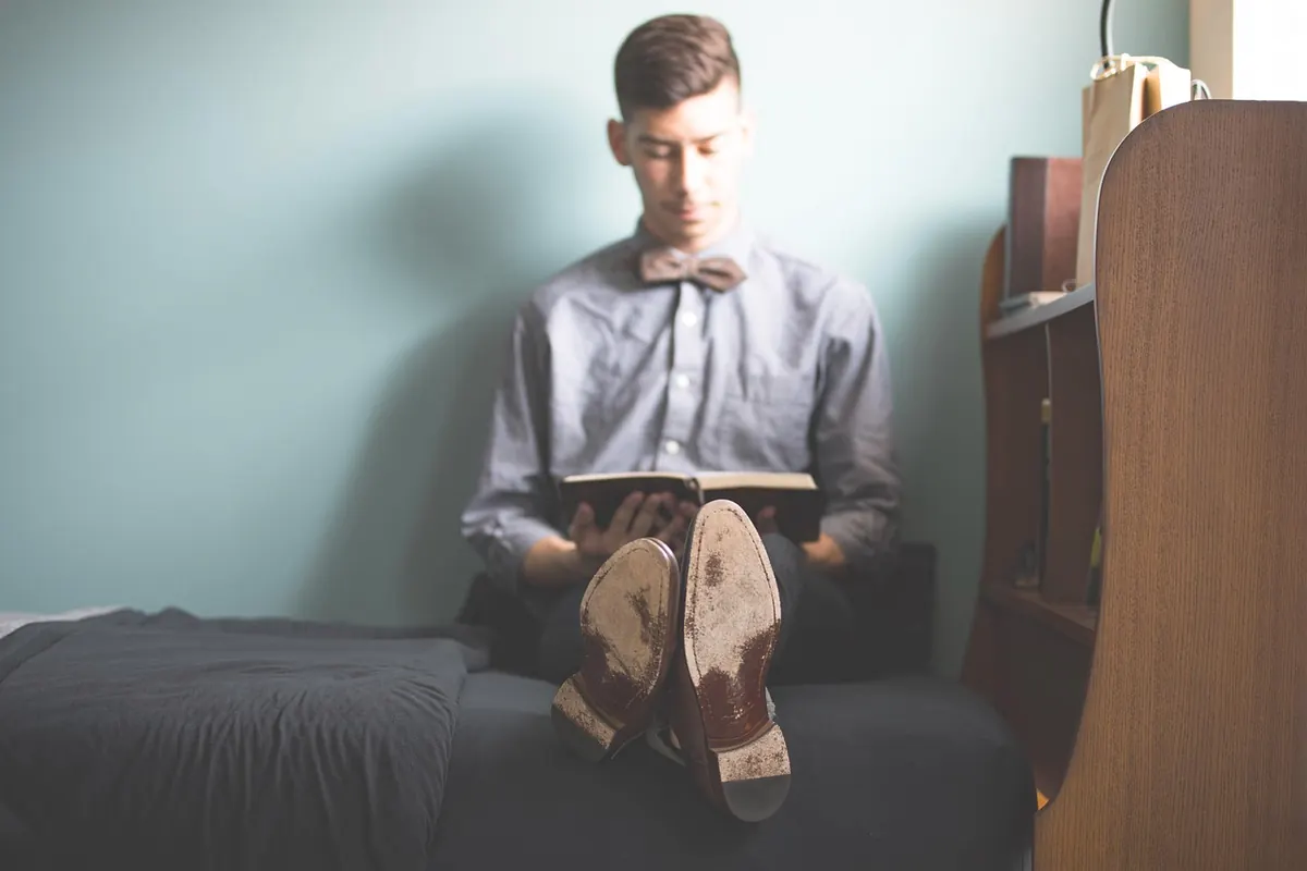 Show, Don't Tell: A Beginner's Guide to Writing Vivid Prose